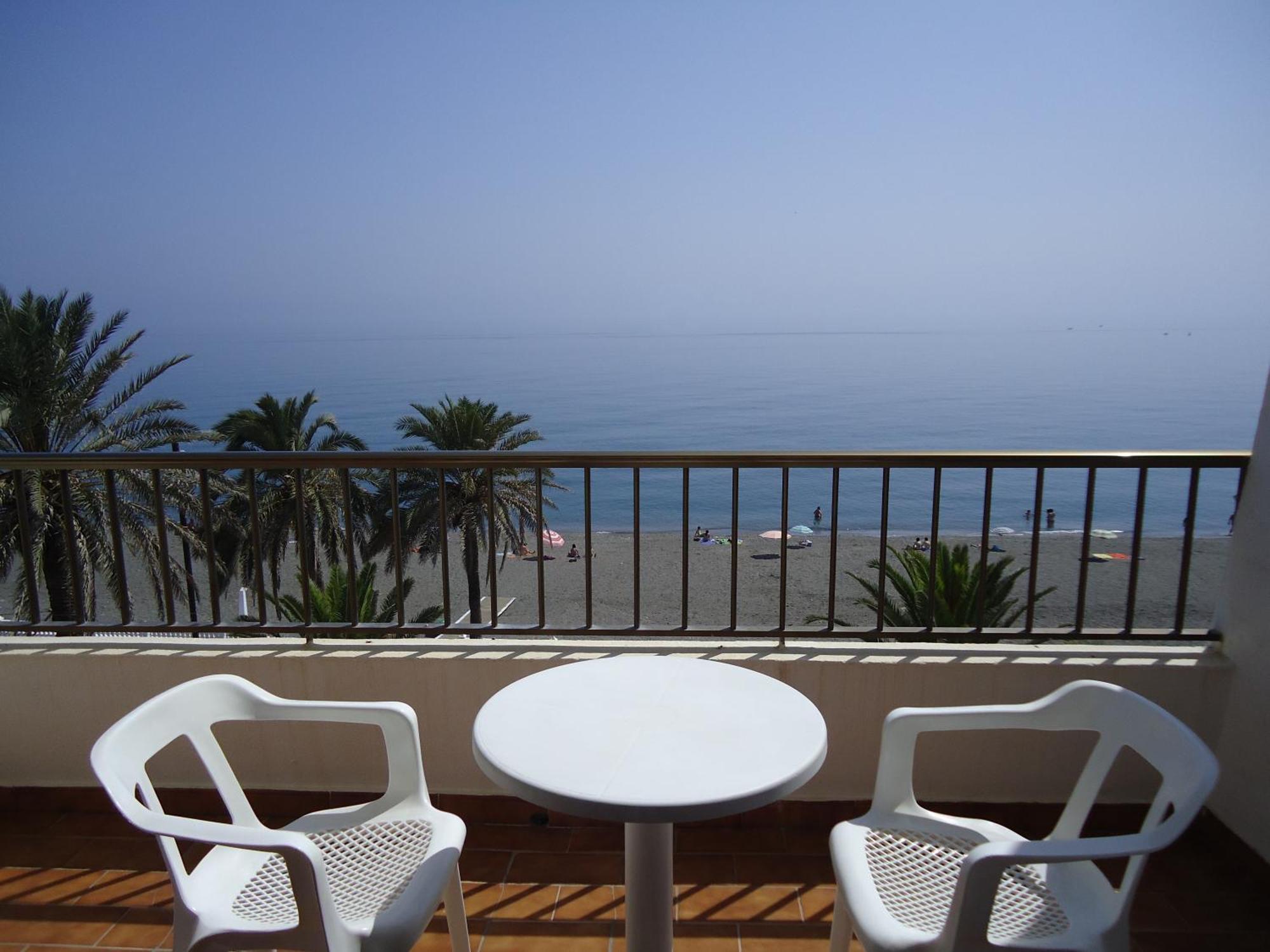 Hotel Las Conchas La Rabita  Bagian luar foto